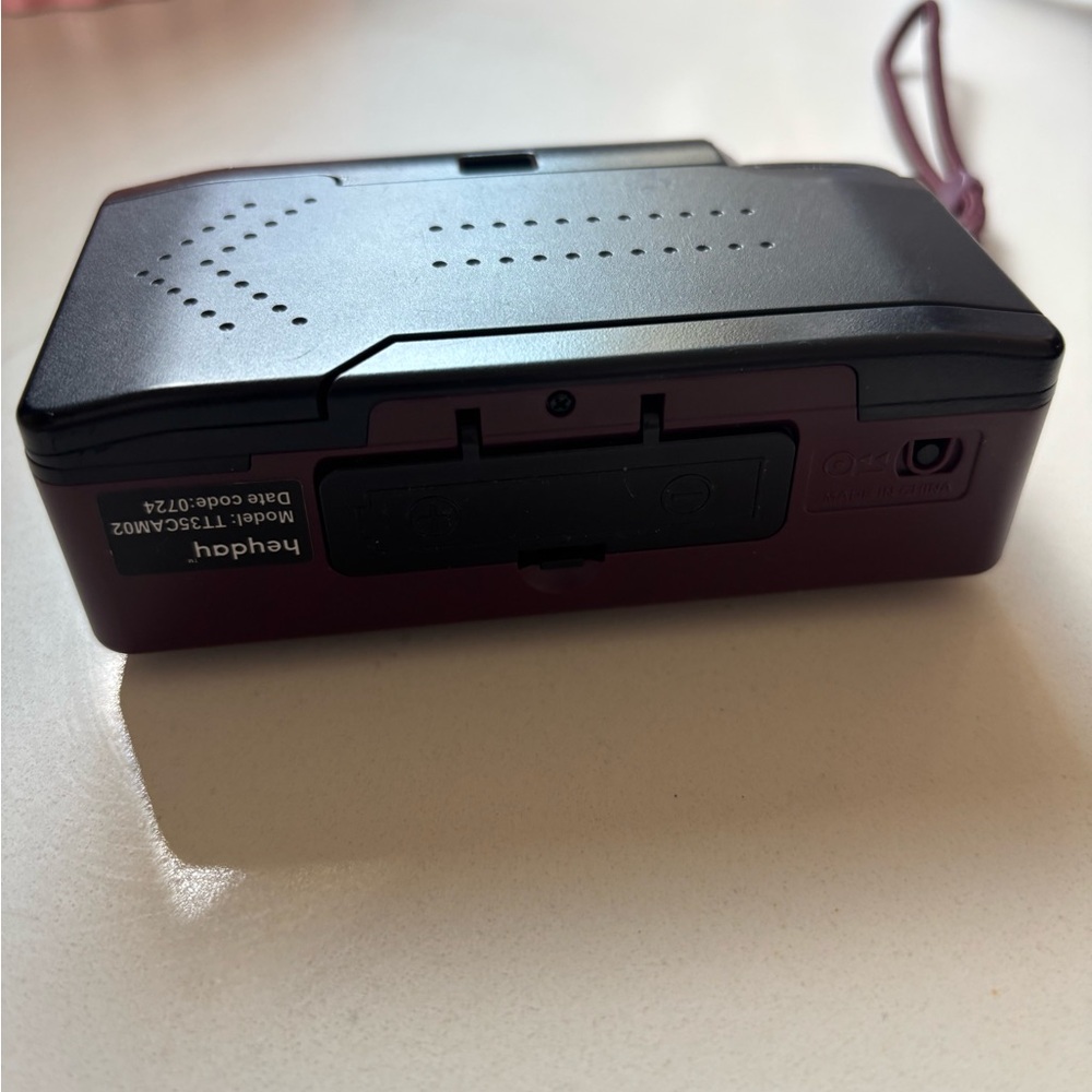 Compact Film Camera - Picture 3 of 4